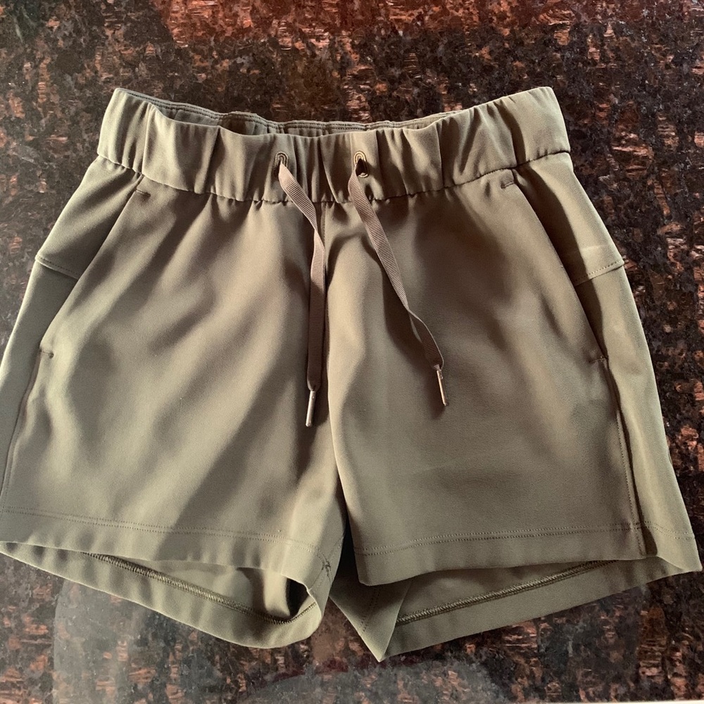 on the fly lululemon shorts (NWOT)
